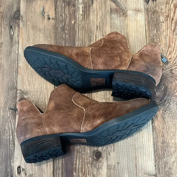 Born Beth Western Distressed Tobacco Brown Suede Ankle Boot - Picture 5 of 9